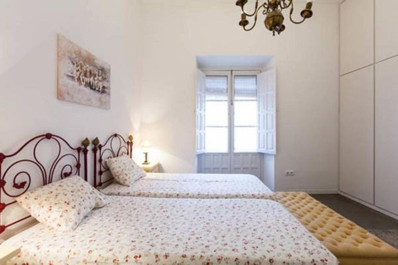 Apartamentos Rg Arenal Севілья Номер фото