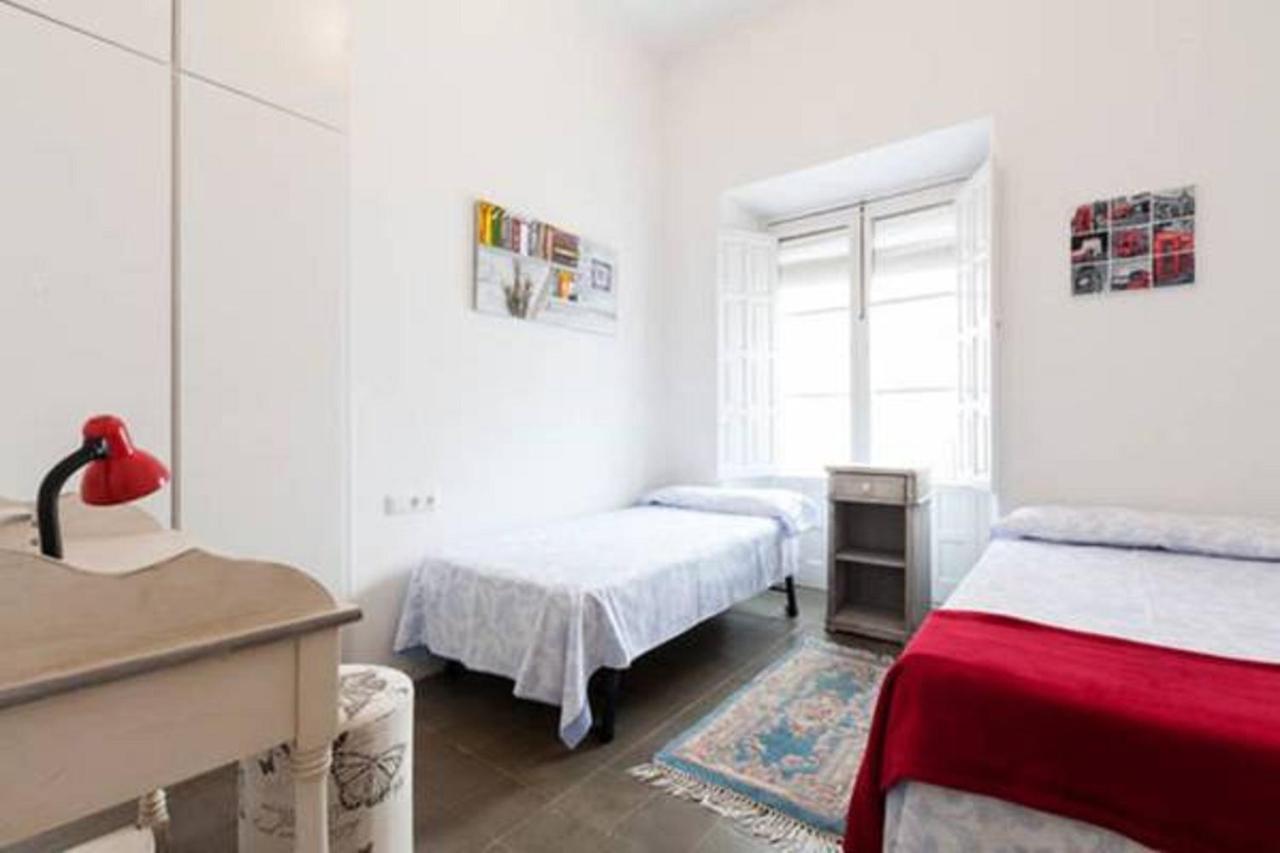 Apartamentos Rg Arenal Севілья Номер фото