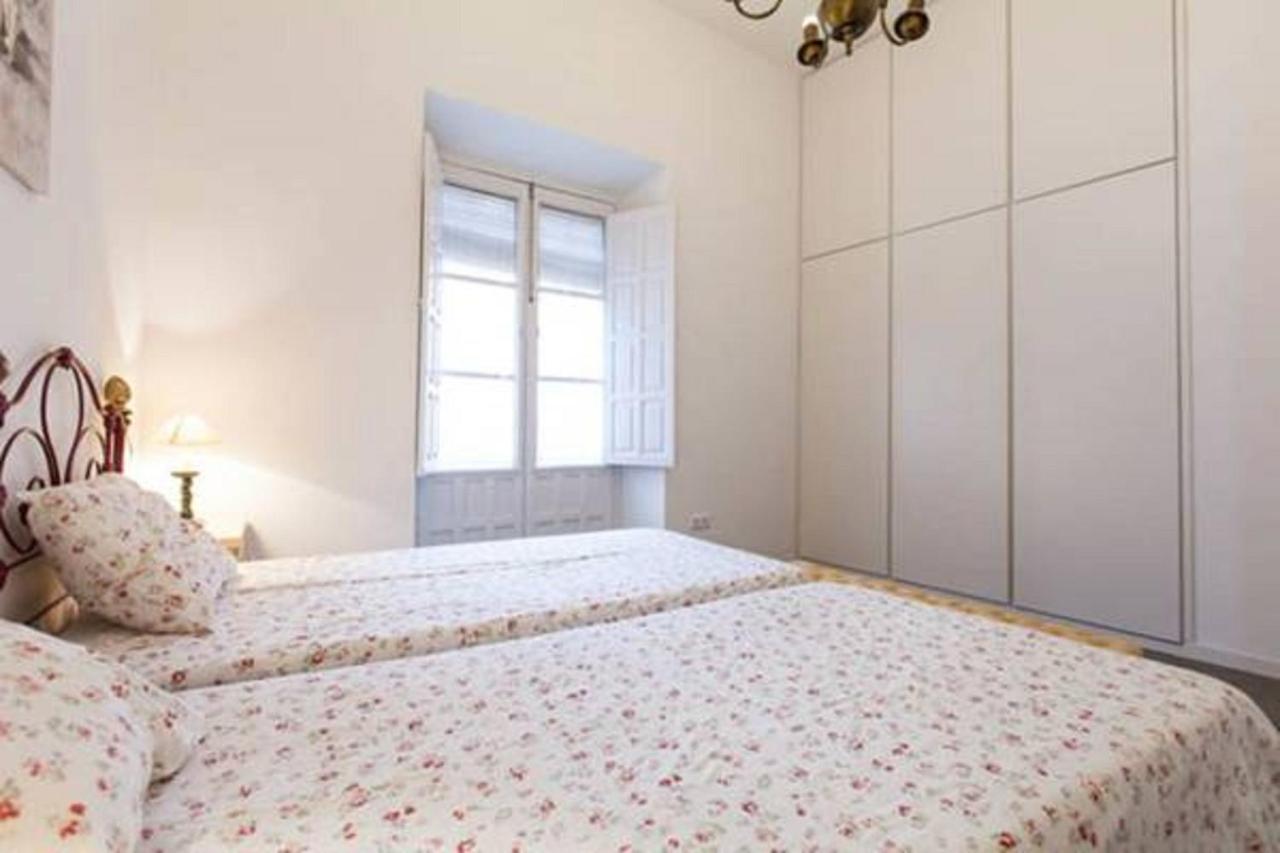 Apartamentos Rg Arenal Севілья Номер фото