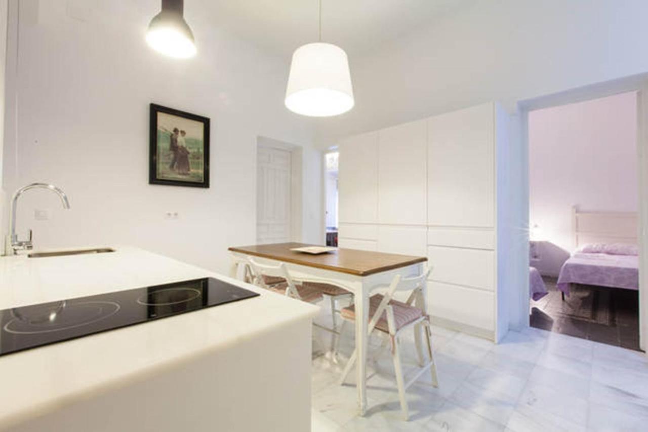 Apartamentos Rg Arenal Севілья Номер фото